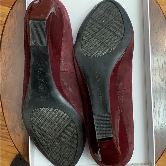 Calvin Klein Saxton Shimmer Suede Wedge - Picture 3 of 4